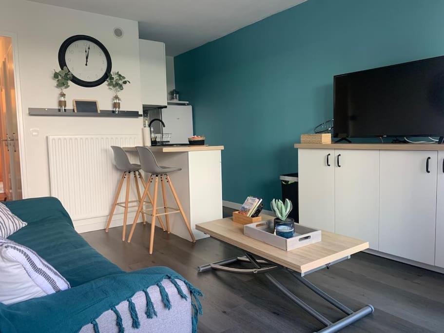 Chaleureux Appartement Face Au Port Sta Lucia, Tout A Pieds, Wifi Saint-Raphaël Exterior foto