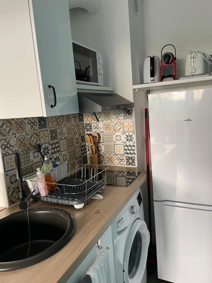 Chaleureux Appartement Face Au Port Sta Lucia, Tout A Pieds, Wifi Saint-Raphaël Exterior foto